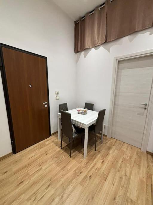 Le Rose Di Lu' Apartment Catania Bagian luar foto