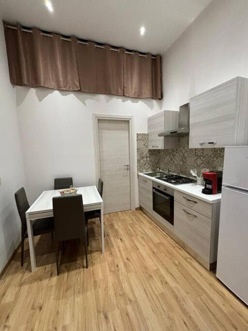 Le Rose Di Lu' Apartment Catania Bagian luar foto