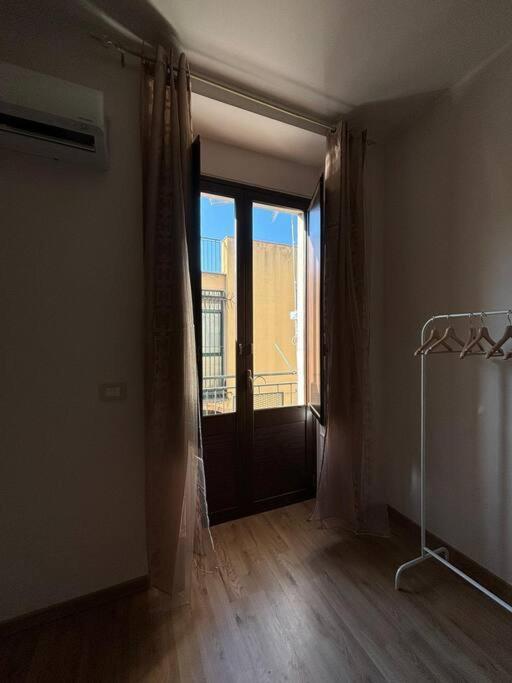 Le Rose Di Lu' Apartment Catania Bagian luar foto