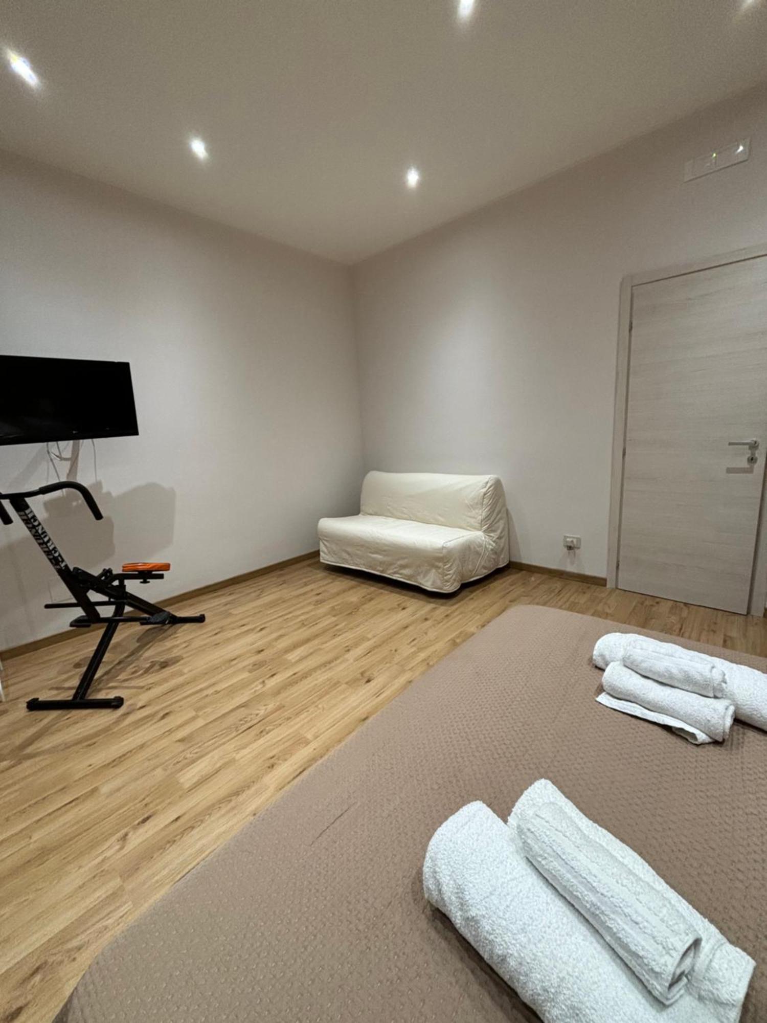 Le Rose Di Lu' Apartment Catania Bagian luar foto